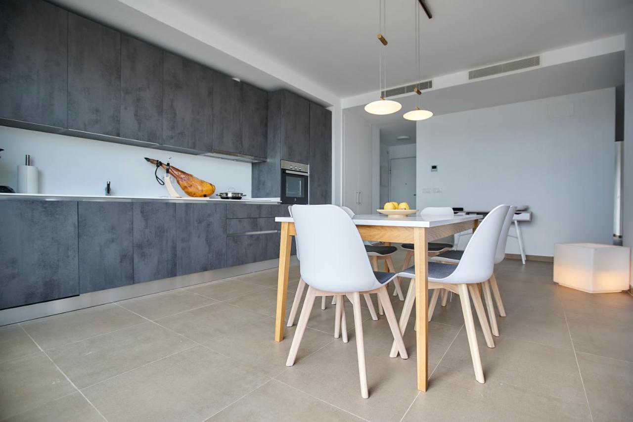 מנילבה Penthouse With Stunning View And Rooftop Terrace מראה חיצוני תמונה